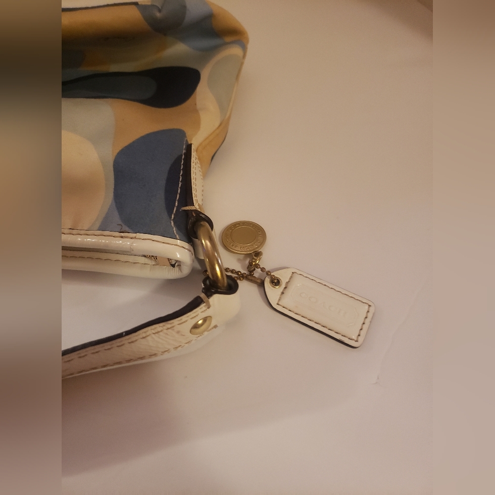 Coach Authentic Handbag - Picture 4 of 9